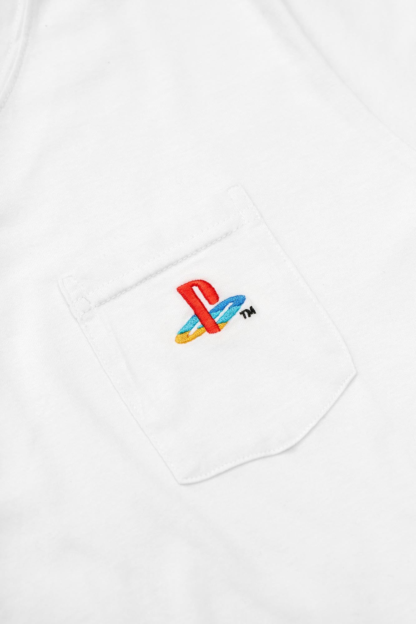 REMERA PLAYSTATION ESCUDO